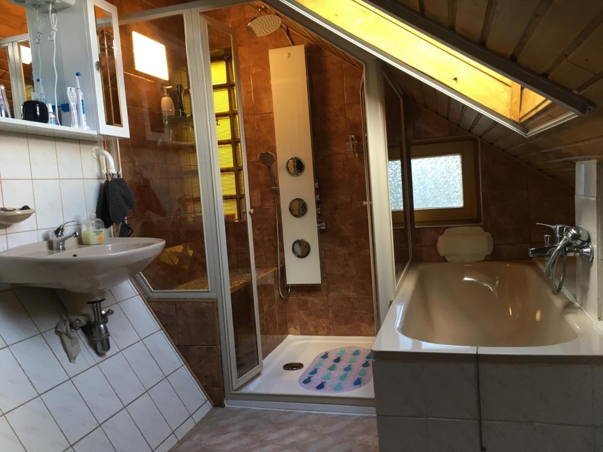 Aktiv Pihenes Apartman Revfulop Luaran gambar